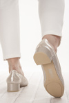 Złote czółenka ażurowe Caprice 22501-44 skórzane buty damskie