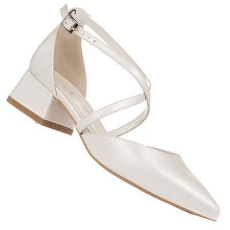 Niskie damskie białe sandałki damskie Kotyl 9917 biały perła skórzane