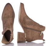 Brązowe ażurowe botki na obcasie Potocki 12356BR kowbojki na wiosnę