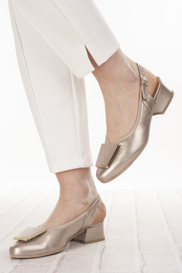 Złote sandały na płaskim obcasie Góral 1994 perła skórzane