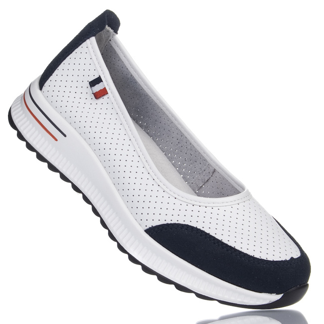 Ażurowe półbuty na platformie Filippo DP6134/25 WH białe skórzane