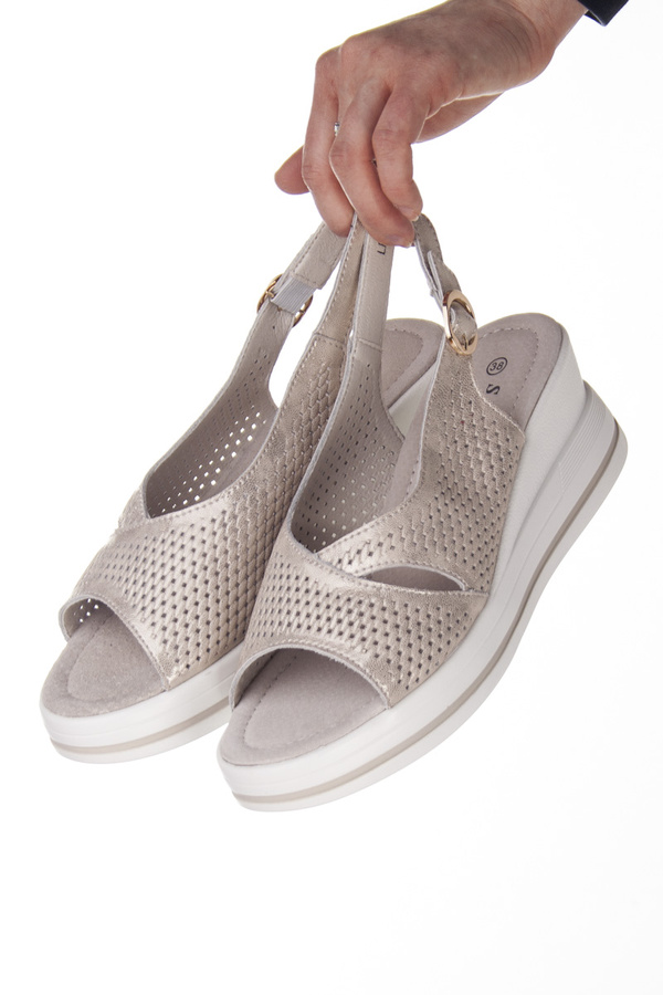 Sandały na koturnie damskie zlote S.Barski LR660 gold skórzane ażurowe